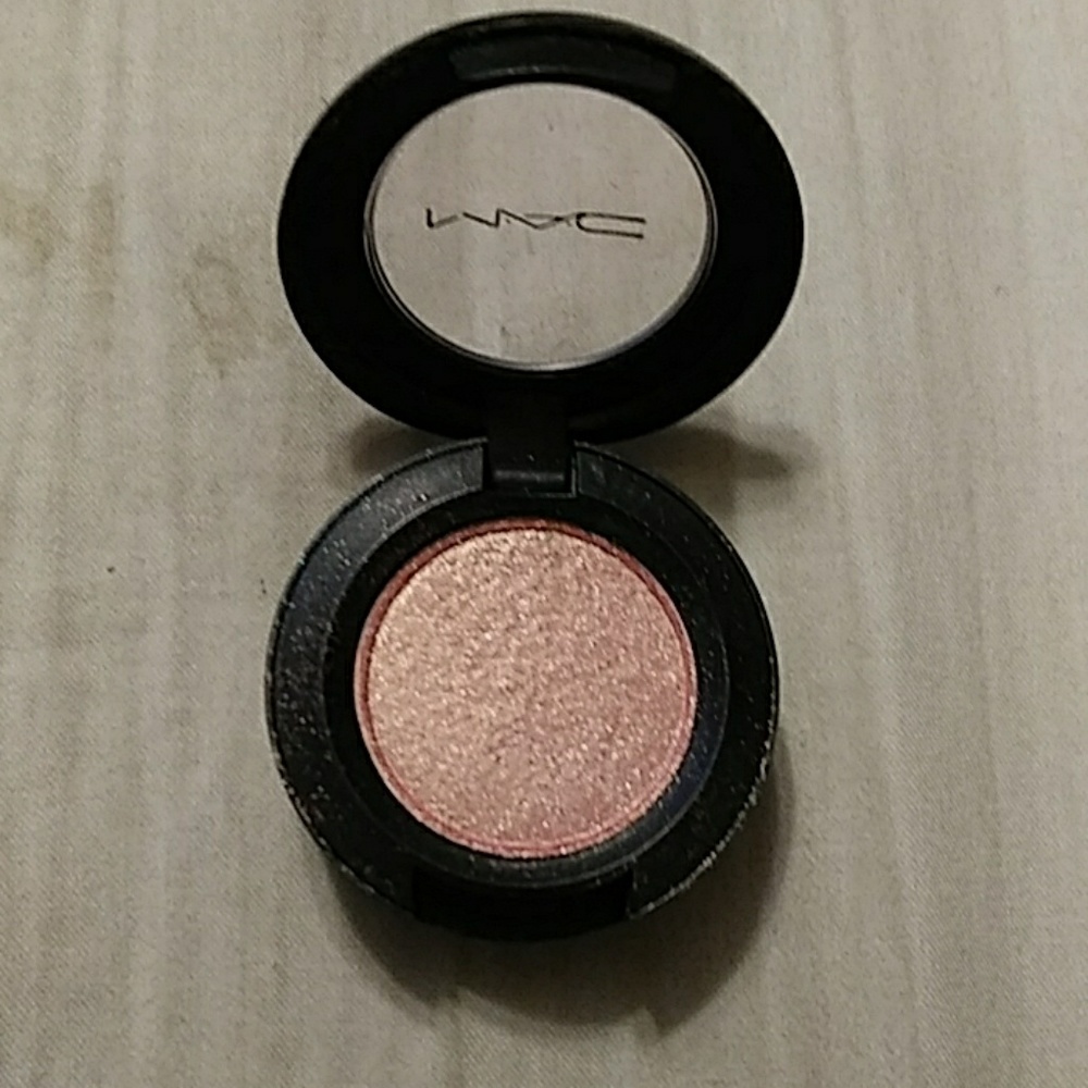 Mac eyeshadow